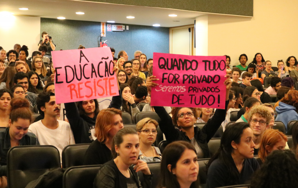 Audiência Pública na Alesc sobre os cortes nas universidades e institutos federais.